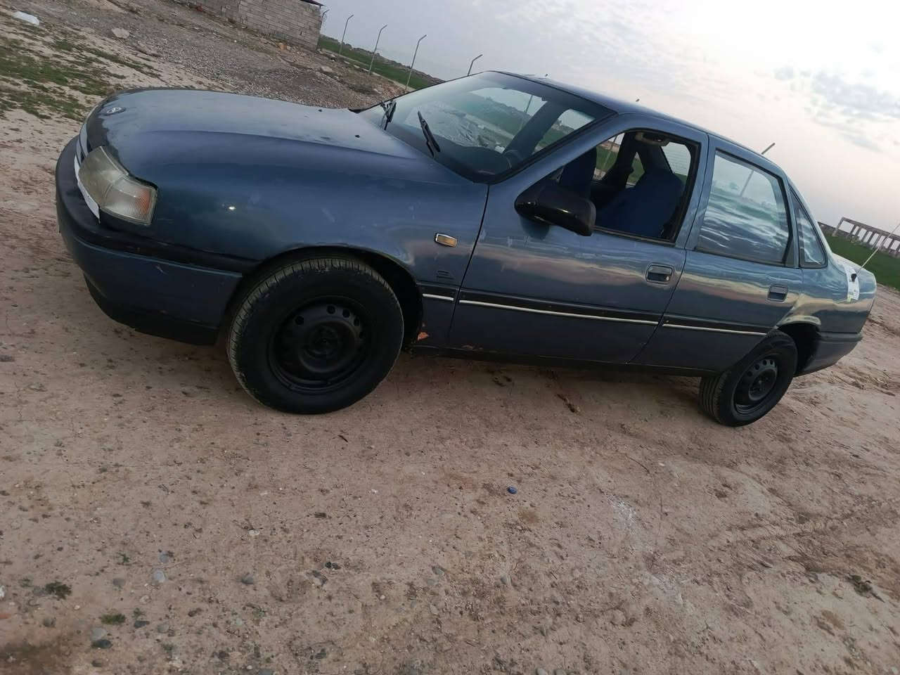 اوبل فكتره ٢٠ للبيع كير محرك بشرط وسنويه مشروع وطني دفتر بانزين موجود سعر ٣٣ بي مجال شراي اتصل *********** مكان كركوك باجوان)} ***********
