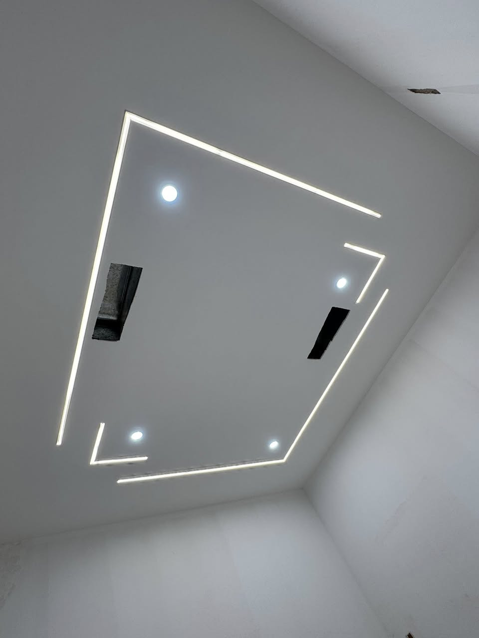 ديكورات طه
ديكورات عام 
سقوف مغربية 
وسحبات ملكية 
فلين خارجي 
صبغ داخلي خارجي 
ينال اعجابكم ان شاءالله

 للستفسار ***********
