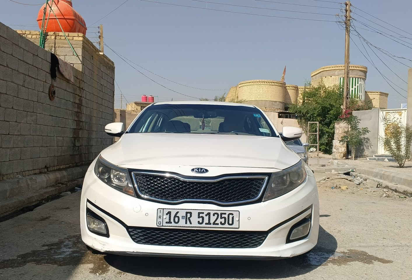 سلام عليكم 
للبيع كيا اوبتيما موديل 2015 خليجي 
 
السياره فول مواصفات عده البنرامه رقم قادسيه بسمي 
السياره بيه بنيد مبدل اصلي مع البدنه (طاك بيه ارباك)  وبيه بارد بسيط بل جاملغ الخلفي 

المحرك  مفتوح 

 كير كفاله عامه 
شواصي لغد كفاله من جكت الابره 
السياره ماشيه 180
مواصفات: 
بصمه  
محرك 2400
تبريد قطعتين نقصه(كمبريسر فقط) 
حساس امامي خلفي 
كامرات 
ثلاث انظمه قياده 
السعر 145 بيه مجال للشراي 
مكان السياره الناصريه 
قضاء الشطره  
للاستفسار ***********
