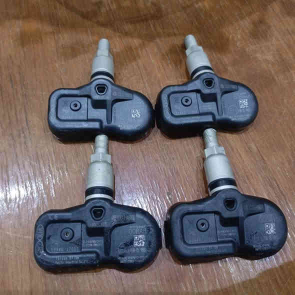 السلام عليكم حساسات مال تايرات تخم كامل اصلي تفصيخ يرهم كيا فورتي او النتره مال موديل حديث  السعر ٧٥ وبيهن مجال مكاني بغداد 
***********
