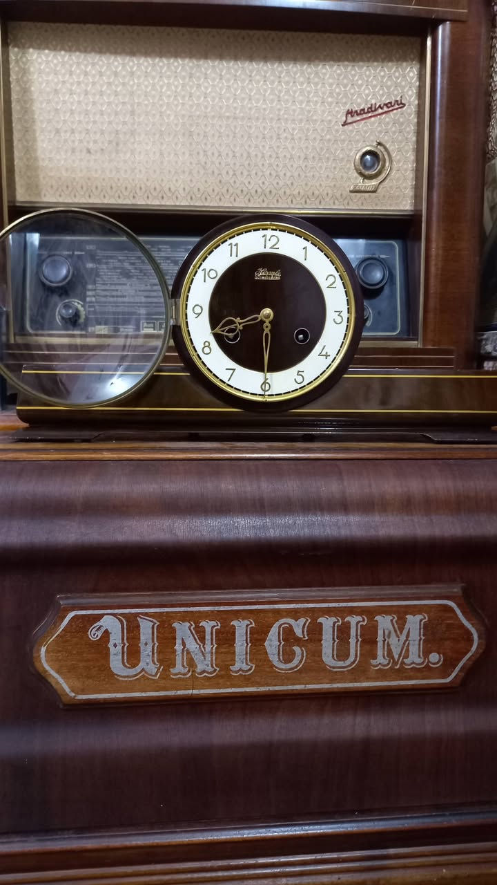 على حال الشركة 
 
ساعة فنتج 
ماركة Hermel
صنع ألمانيا 🇩🇪
سنة 1960  
صغيرة 40سم
دقات كل
 نصف ساعة 
 

للإستفسار مراسلة الصفحة


**إذا كنت صاحب هذا الإعلان وتريد حذفه لأي سبب، رجاءا أرسل رسالة إلى الدعم الفني**