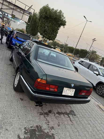 سلام عليكم 
بيئم 740 اصل
 مكينه مسكر V8
تبريد شغال كلشي شغال
السياره جاهزه من كلشي كهربائياته كله شغاله 
كشنات كهربائيه برده خلفيه وبرده بيبان 
صدرهه جديد 90‎%‎
كشر ونضافه مثل متشوفون كلهه جديده وشغاله 
رقم بغداد سنويته لل26 
***********
سعر مناسب جداً
