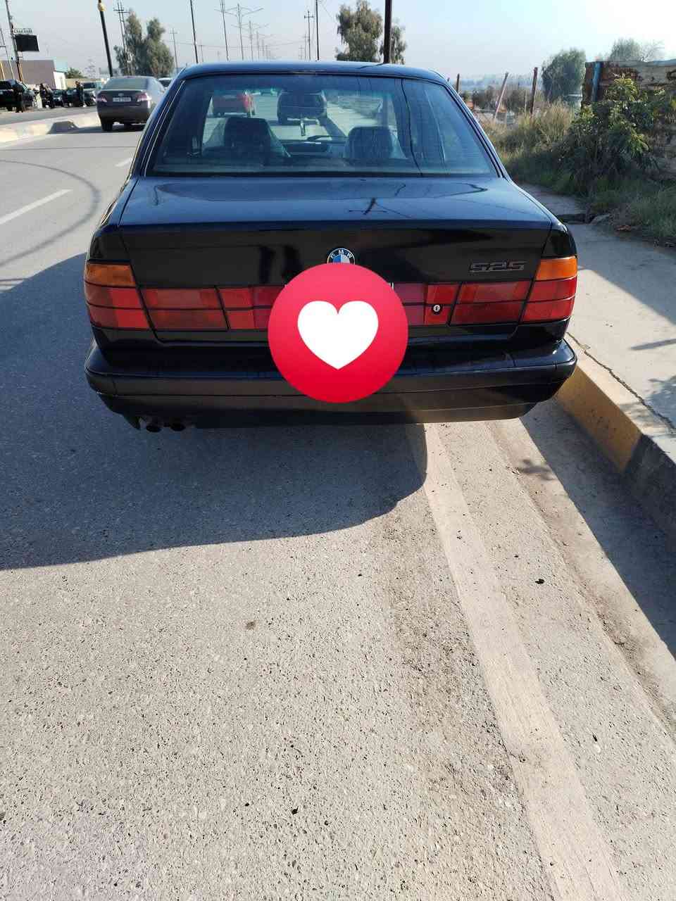 السلام عليكم بي ام للبيع فقط حجم 525كمس عدل موديل 92كير اتومتيك صبغ عام جمليه وشرط  كربون بنزين بيها سنويه عضم 2029السعر 58بيها اشويه مجال التوصل على رقم ما اجوب خاص***********بي وتساب
