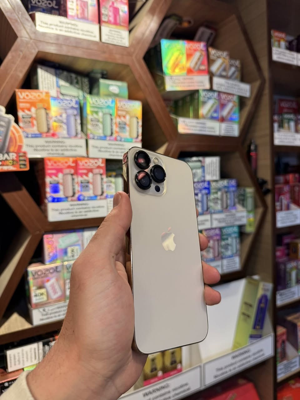 ايفون 13 برو ماكس ذاكره 256 بطارية 84 دبل سيم 
امبدل شاشه اصلي من ابل نظافة 95‎%‎ السعر 550 الف بي مجال 
***********
