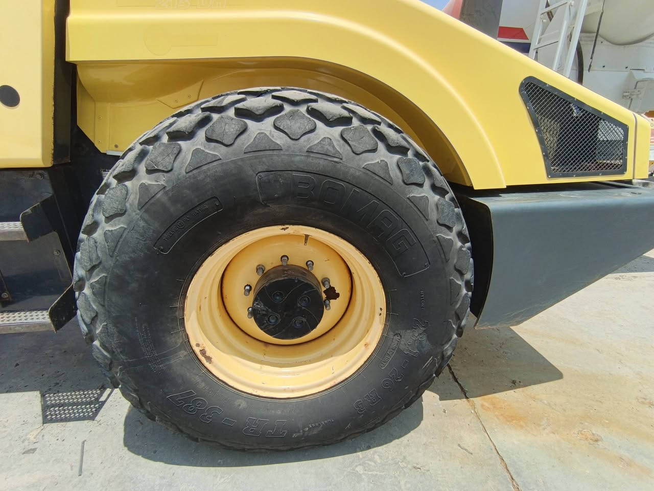 BOMAG 213DH
مؤديل2013
سحات 2000
رقم تليفون ***********
***********
عنوان أربيل شارع 100م قريب فلكه صقر
