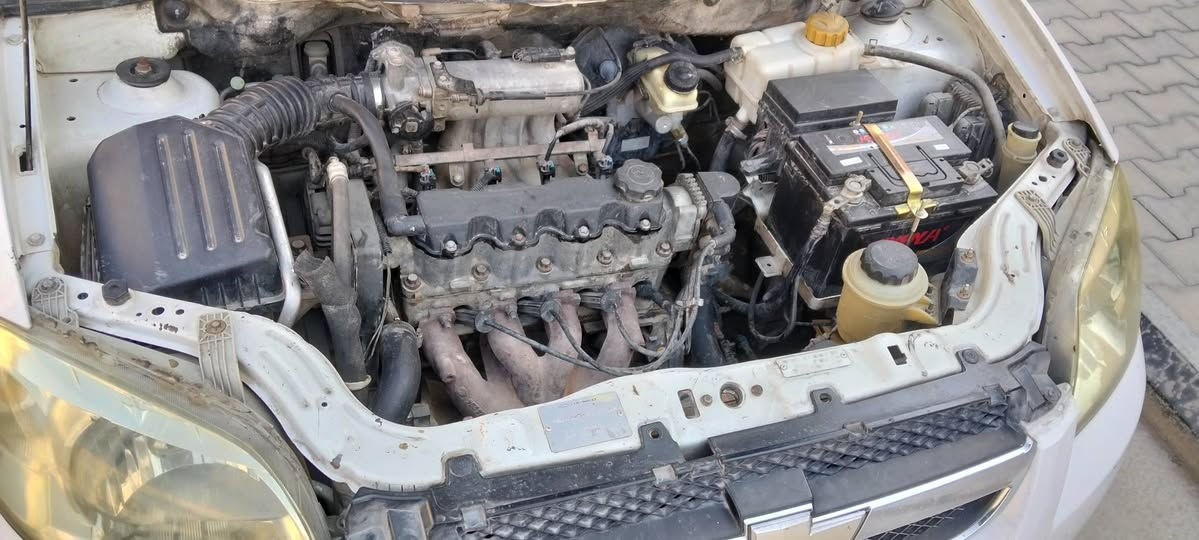 سلام عليكم افيو 2010 مفتوح خليجي كير عادي مكينه وكير جدد رقم واسط 
السعر 60 
***********
