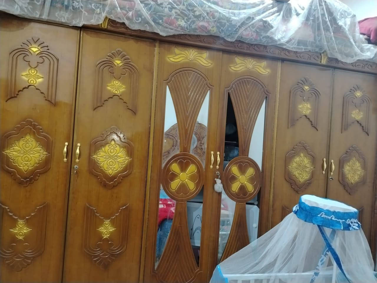 غرفه أخشاب البيع مستخدمه سعر 650 وبيها مجال- *********** -
