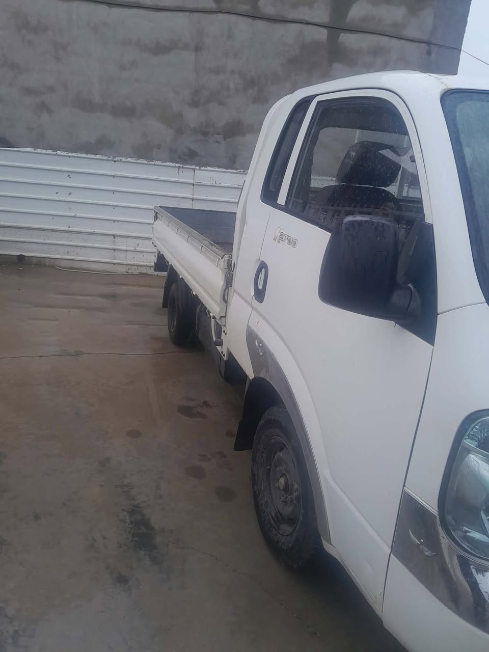 كيا 2011 جديدة كلش على وضع الشركة مكفوله من كلشي السعر 100 المكان ديالى الخالص ***********
