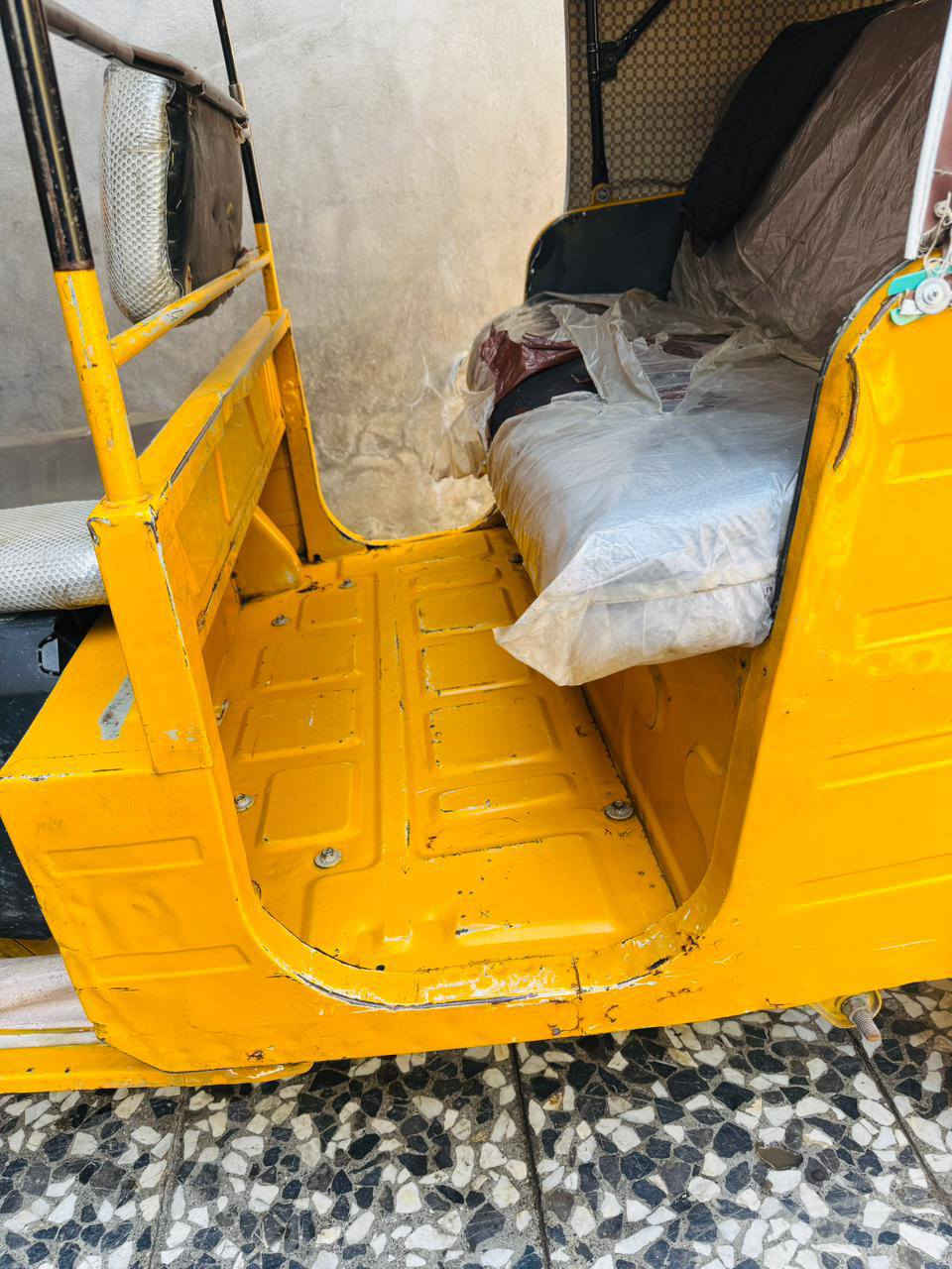 سلام عليكم تكتك 19/شهر 10 رقم سنويه
العوان البلديات شارع الكاشي،
***********
