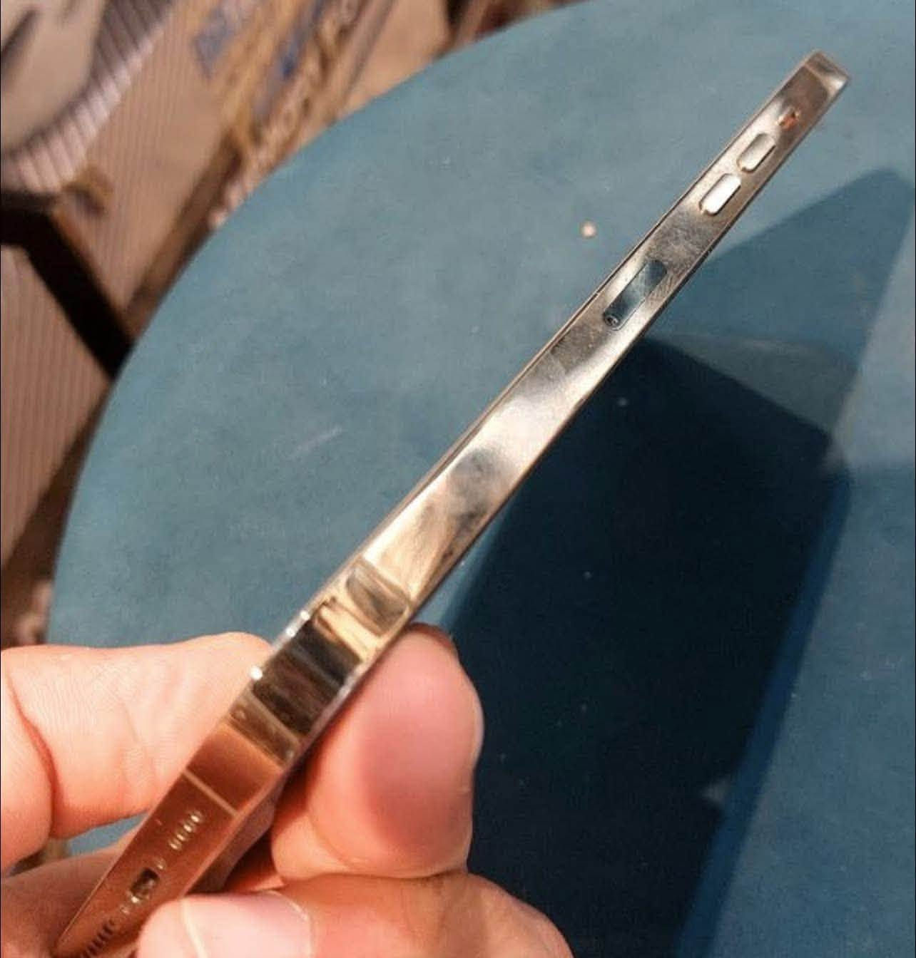 السلام عليكم ايفون12 برو ماكس جهاز بطاريته ومواصفاته  بل صور مبدل شاشه اصليه اصليه للاستفسار ع رقم *********** 
العنوان كربلاء
