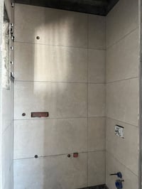 خلفة سيراميك متفرغ لوح المتر ب٨ ارضي ب٨ شرط استلام مهندس للتواصل 07829...