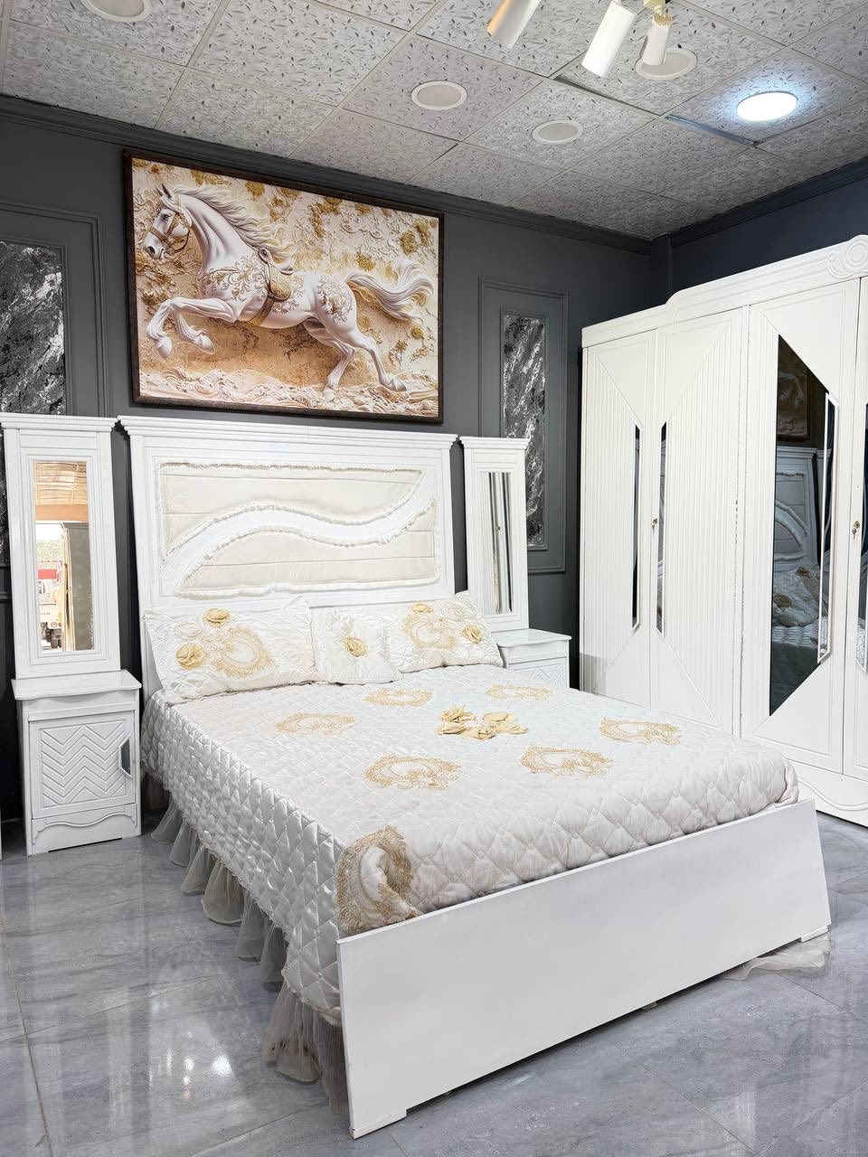 السعر // 950

🔅تفاصيل الغرفة المرمري  ....

خارج ٤ملم ام دي اف 🔺
وداخل معاكس ٣ملم 
صبغ حراري  درجة اولى 

عدد القطع  ٧ قطع 😍
🔺1 //جرباية  قياس  ١٦٠ × ٢٠٠ 
🔺//ميز جانبي ايسر قياس ٥٠
🔺2// وميز  جانبي  قياس ٥٠
🔺3// زاوية ارتفاع مترين عرض ٨٠
🔺4// وميز بلازمه  
🔺5//وميز مراية ارتفاع مترين عرض ١٢٠
🔺6// وكنتور ٦ باب  ارتفاع مترين و١٥ طول ٣ متر و١٥

القطعه الثامنة حسب الطلب شازلون
سعرها ٥٠ الف ❤️

(توصيل مجاني مركز بغداد )
التوصيل يشمل الشد مجاني 🔥
(اطراف ٥٠)
باقي المحافضات حسب البعد
شازلون سعرها ٥٠ الف
شازلون مخزن ٧٥ الف


**إذا كنت صاحب هذا الإعلان وتريد حذفه لأي سبب، رجاءا أرسل رسالة إلى الدعم الفني**