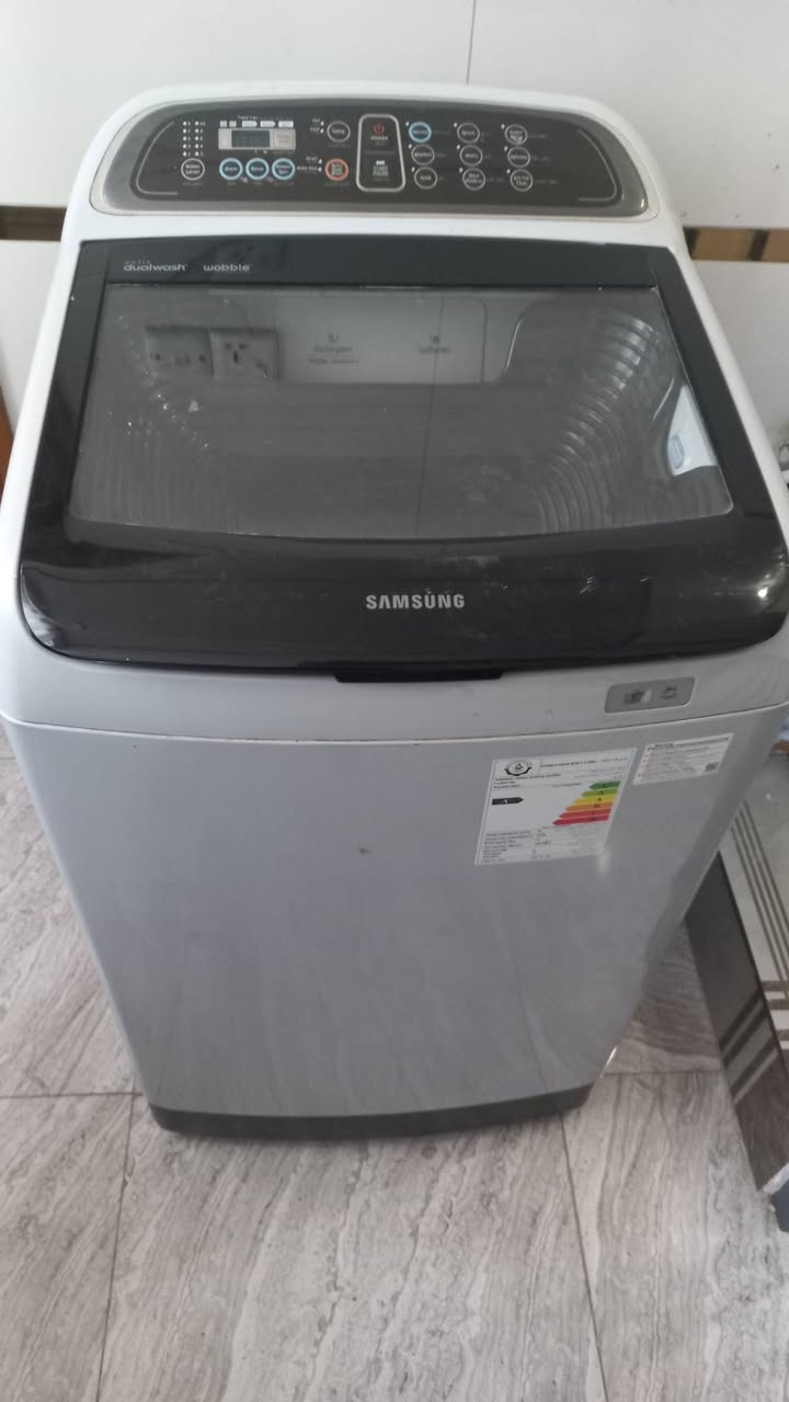 السلام عليكم غسالة للبيع جديده استخدام سنتين
في النجف 
استفسار ***********
السعر٢٥٠ الف
