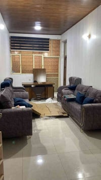 تخم للبيع ٨ مقاعد كراسي ٢ + قنفات ٢ للبيع واحده من القنفات فقط اليدع م...