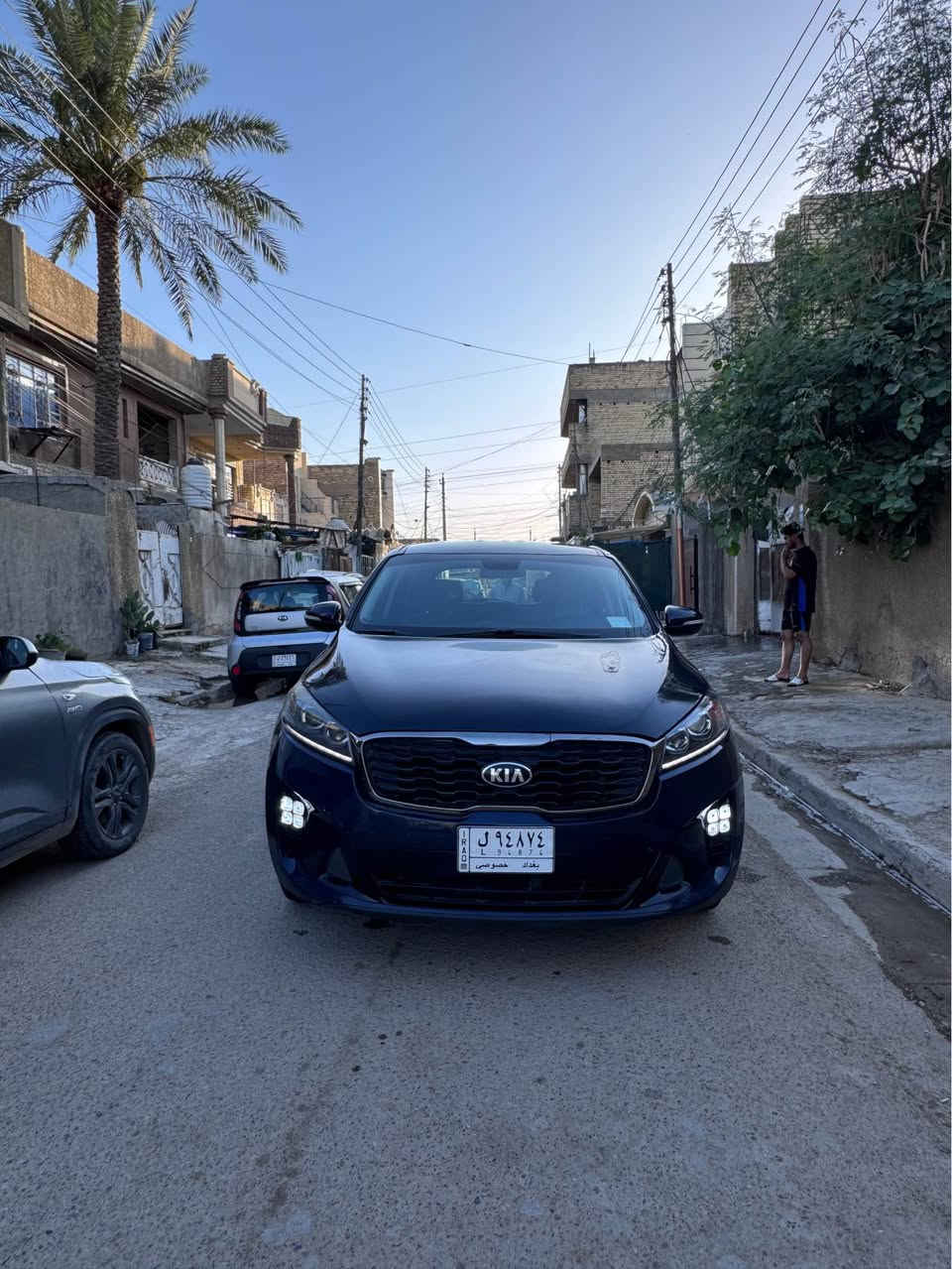 السلام عليكم 
كيا سورينتو موديل 2020
نص مواصفات 
حادثها جاملغ وطخة خفيفه بلبنيد 
وهنا صار بيها بارد بل باب مال سايق والخلفي بسيطات 
سعرها 165 وبيها مجال بسيط 
مكاني بغداد الدورة 
*********** بغداد, العراق
