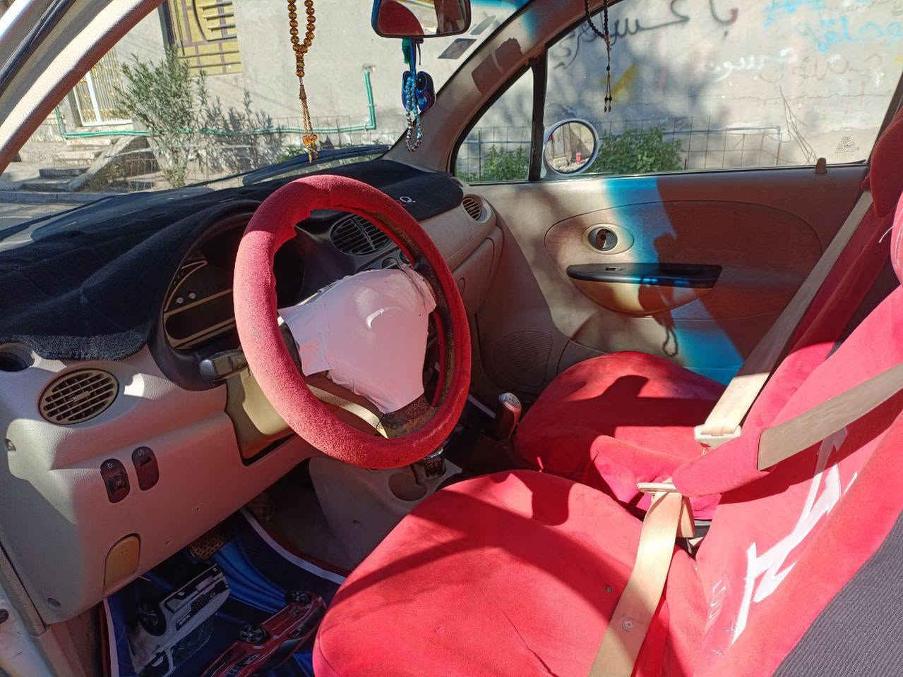 السلام عليكم
شيري QQ موديل 2012 لون ابيض للبيع
رقم بغداد انكليزي + بأسمي تحويل ثاني يوم
محرك 4 سلندر المرغوب نظيف جدأ
كير اتوماتيك+عادي نظيف جداً 5 نمر 
السياره جاهزه ونظيفه محرك وكير خير من الله مكفولات داخلها نظيف وجميع الكهربائيات شغاله والسياره ناعمه جدا بالمشي .
عارضها ب 32ورقه وبيها مجال بسيط 
مكان السيارة بغداد الجديدة للاستفسار ***********
