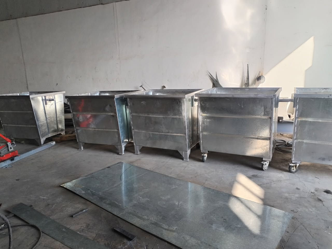 🔧 معمل محمد خضير 🔧
لتصنيع كافة أنواع الحاويات بجودة عالية ووفق المواصفات المطلوبة.
نُجهّز دور البلدية وبأسعار جملة الجملة للكميات.

📍 العنوان: الفلوجة – شارع ستين – المنطقة الصناعية
📞 للتواصل: *********** – *********** (واتساب متوفر)
