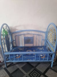 للبيع • غرفة خشب • أثاث