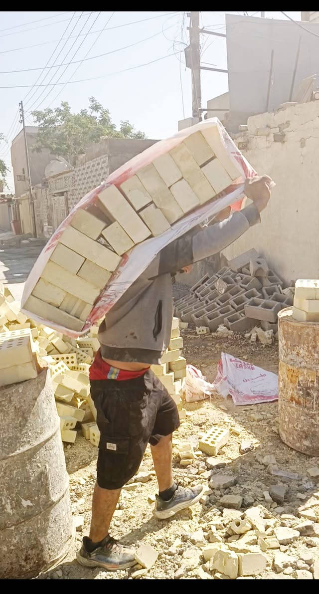 سلام عليكم. تصعيد عل ضهر كافه المواد..شتايكر زميج. رمل. طابوك.. نشتغل. فقط عل ضهر. اتصل. *********** بي واتساب .او راسلني خاص . ربي يرزق الجميع.. بغداد كرخ ورصافه.
