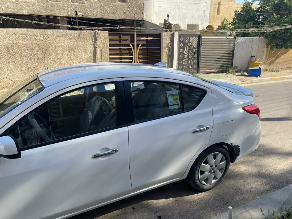 السلام عليكم نيسان سني هندي موديل ٢٠٢٤ ماشية ٤٢ الف كم 
رقم بغداد بأسمي محرك وكير تبريد صدر مكفولات شاشة وكاميرا ويدات نيكل واشاير بالجاملغ الأمامي تبديل صندوق وعندي صورة إثناء ضربه مكاني بغداد السعر ١٢٠  وبيها مجال ***********
