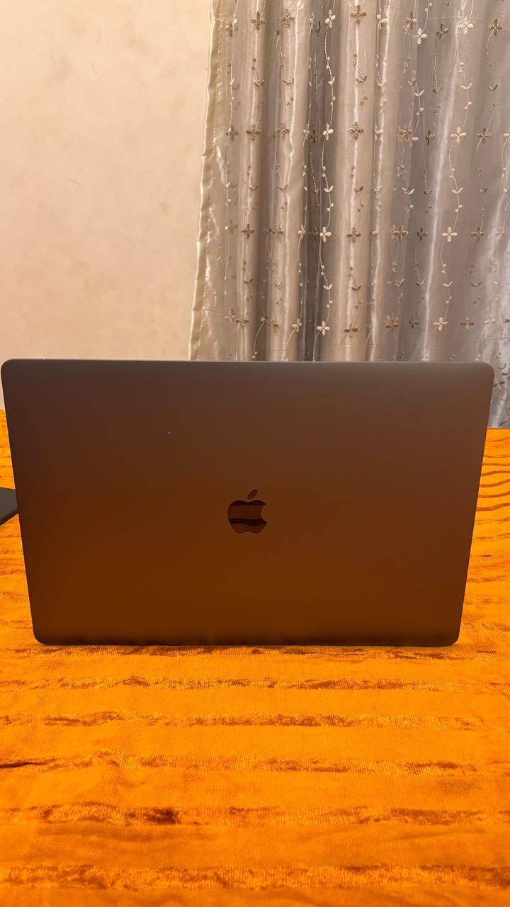 ماك بوك ٢٠١٩
لون سلفر (رصاصي) 

i7 
32gram 

1tb 

تشتغل بس معلكة
السعر 500 الف دينار نهائي
***********
واتساب فقط
حي الجامعة
