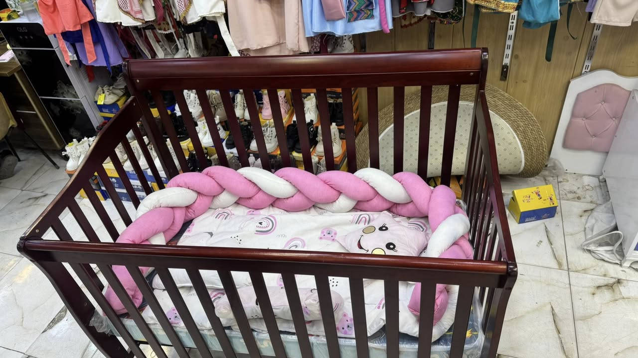 السلام عليكم جربايه أطفال خشب  زان الأصلي مستخدمه شهر واحد وياها المندر
السعر 125 الف 

الاتصال ***********
