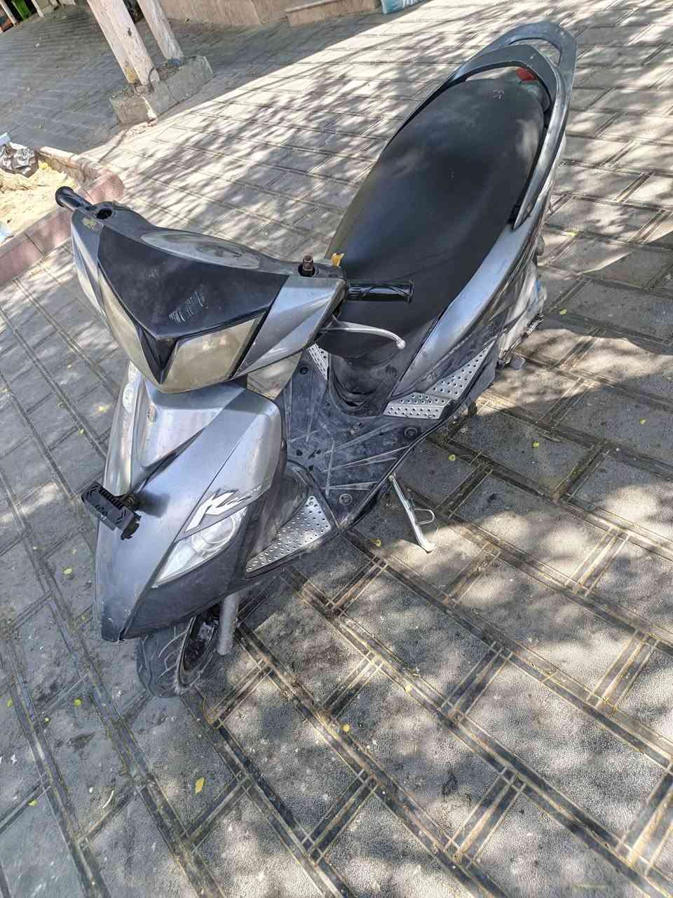 جيتي ار ثعلب 
دراجه بلاديه ومختمه مكينه كهربائيات كلها شغاله لاتنقيص لاتبخير لانضوح مكفوله دراجه مابيه نقص شلعه ومعدل خير من لله كلجات بلادي دراجه كفر ختم سعر 650 وبيها مجال للطيبين حك الجيه مكاني بغداد الكاظميه الاستفسار عل رقم ***********متواجد واتساب
