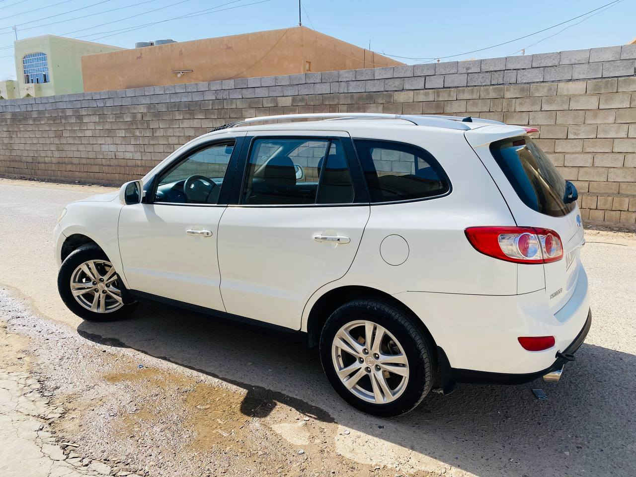 السلام عليكم سنتافي للبيع موديل 2011 محرك 6 / 3500 كلين بدون صبغ فول مواصفات عدا البصمه بسمي تحويل ثاني يوم السعر 165 وبيها مجال / ***********
