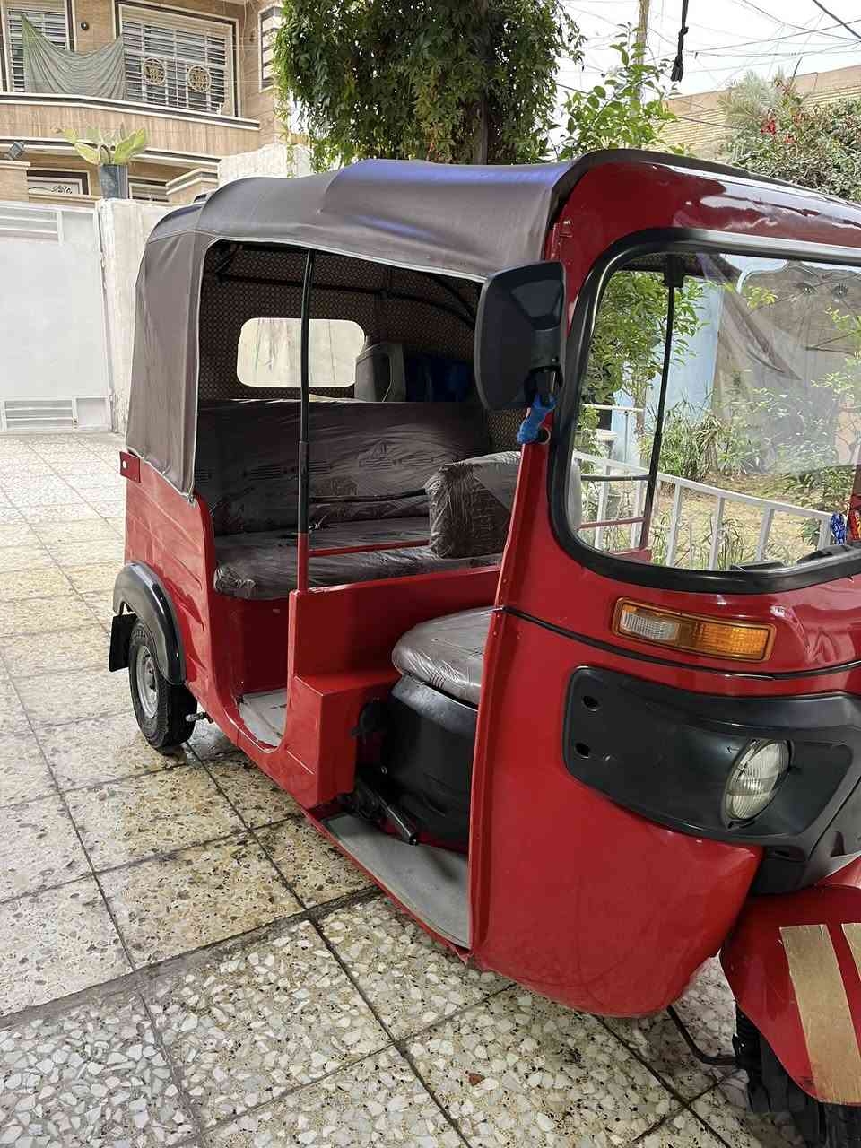 السلام عليكم تكتك 2018شهر ال5رقم و سنويه تحويل ثاني يوم مكينه مال 20تخم تاير جديد جاملغات سود جماليه التكتك كامله كلشي ما ناقصه تشغل و تطلع السعر 5و200وبيه مجال مكاني زعفرانيه رقمي***********
