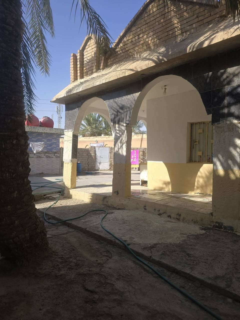 #بيت_____للبيع 
مع محل 
المساحة 900 متر ..... 
يتكون من ثلاث غرف مع غرفه في الدور الثاني مع استقبال وصاله ومطبخ وصحيات 
المكان الصبية على الشارع مقابيل مغسلة سعد 
السعر ٦٠ وبي مجال 
الاستفسار الاتصال على الرقم 
***********
آجور النشر على البايع 👈 والشاري
