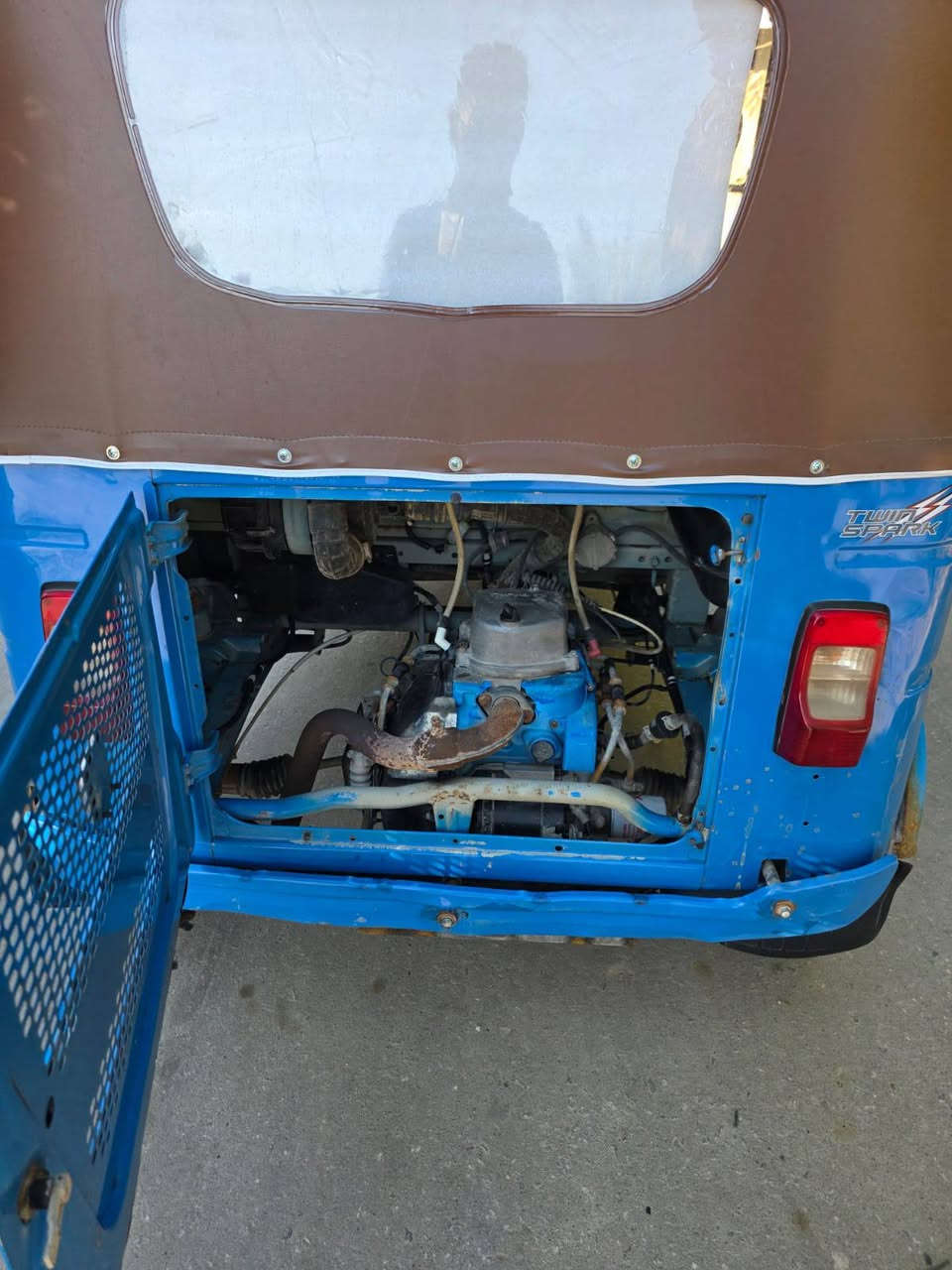 سلام عليكم تكتك للبيع موديل 21شهر 11 رقم سنوية الاتصال علي هذا رقم ***********
