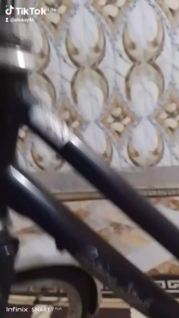 السلام عليكم بايسكل لبيع حجم 26بايسكل كامل بريكات شغله ويل داينمو سعره  60وبي مجال  مكاني بغداد حسينيه الراشديه رقم ***********
