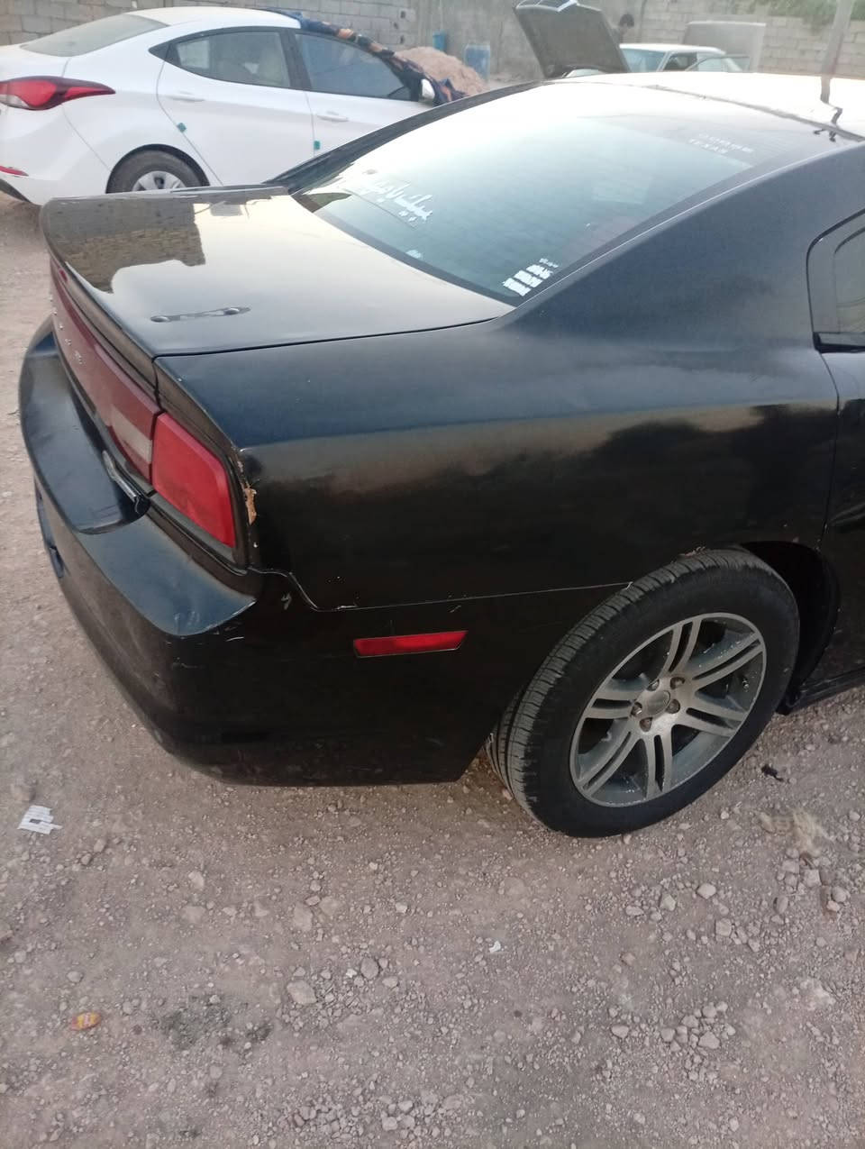 السلام عليكم اخوان جارجر للبيع 13كير ومكينه واكسن حداديه جديده مبدل كفر كامل ضربه بلجاملغ الخلفي السعر 130وبيه مجال إلمكان ناصريه الرقم ***********
