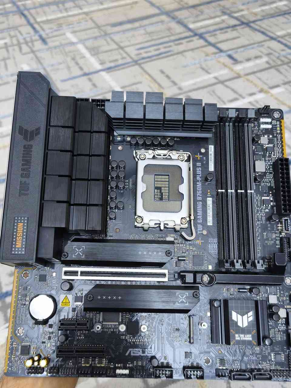 بورد b760m puls ll جديد جدا بي مشكلة وحدة منفذ Lan مالته توصله طاقه بس مشكل مينطي نت 
مواصفاته معروفة 
130 الف وبي مجال   توصيل موجود


**إذا كنت صاحب هذا الإعلان وتريد حذفه لأي سبب، رجاءا أرسل رسالة إلى الدعم الفني**