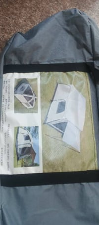 خيمة بهذا الشكل موضحة شكلها وقياساتها سعرها 100 بدون توصيل 07714605586