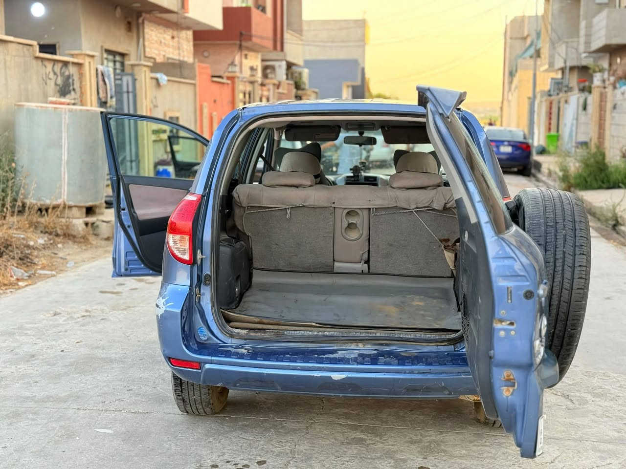 للبيع او مراوس باحدث رف فور 2007وكاله بسمي شرط التحويل محرك اصل افلون6 اثر رخاوه گير شرط بيها قطعتين بخ بدون دواخل شرط طخم جديد طخم تايه جديد باتري جديد سعرها 90 وبيها مجال ***********
