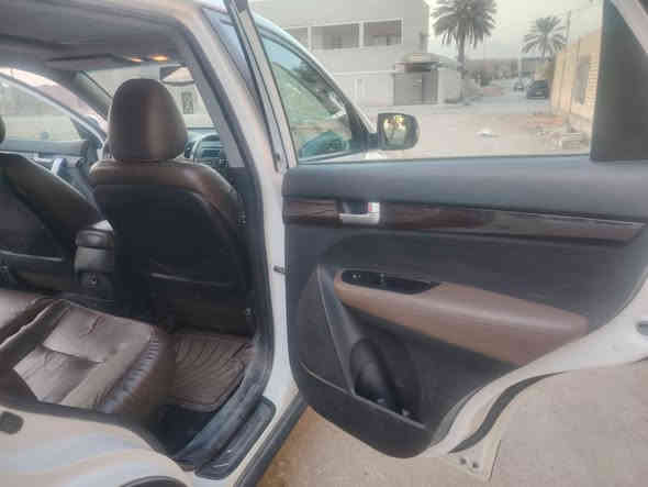 السلام عليكم سورنتو موديل 2011 خليجي وارد كويتي السياره فول مواصفات بنوراما كشنات جلد زراكات اماميه حساسات خلفيه كامره فور ويل سبعه راكب ثلاث قطع تبريد داخل عسلي السياره ماشيه 125 ألف كيلو حقيقي تمشي 120 تدك جرص رقم بغداد الدولي الجديد السياره جاهزه مكمله بيه صبغ قبق جنطه رش بدون معجون وحافه البنيد فقط السعر 161 ورقه وبيه مجال للاتصال ***********
