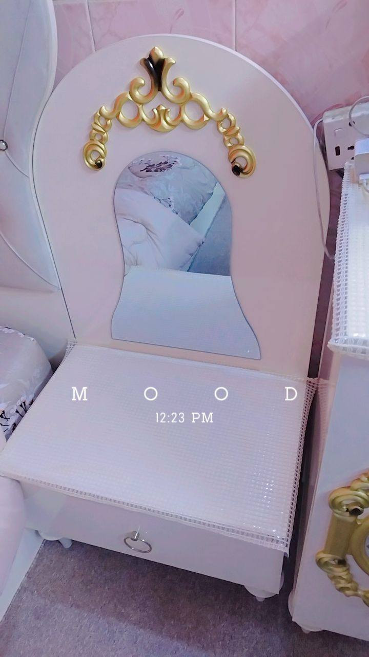 غرفة نوم نضيف للبيع سعر 900وبي مجال (مع الدوشك) لاستفسار ***********
