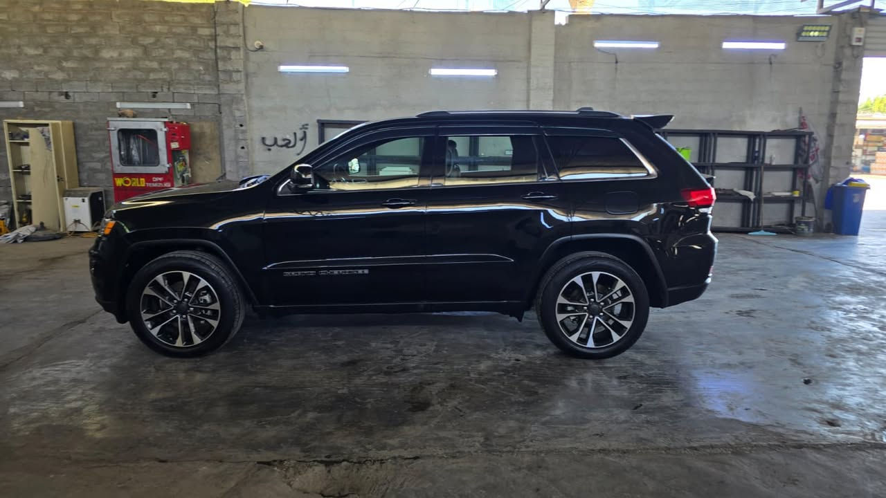 سلام عليكم جيب موديل 21 رقم بغداد فول مواصفات لمتد سياره جاهزه صدر وتخم تاير جديد سياره اي نقص مابيها ماشيه 100 الف سياره صور حادث داخل منشور مكلف بالنشر اني رقم صاحب سياره ***********9عنواني بغداد
