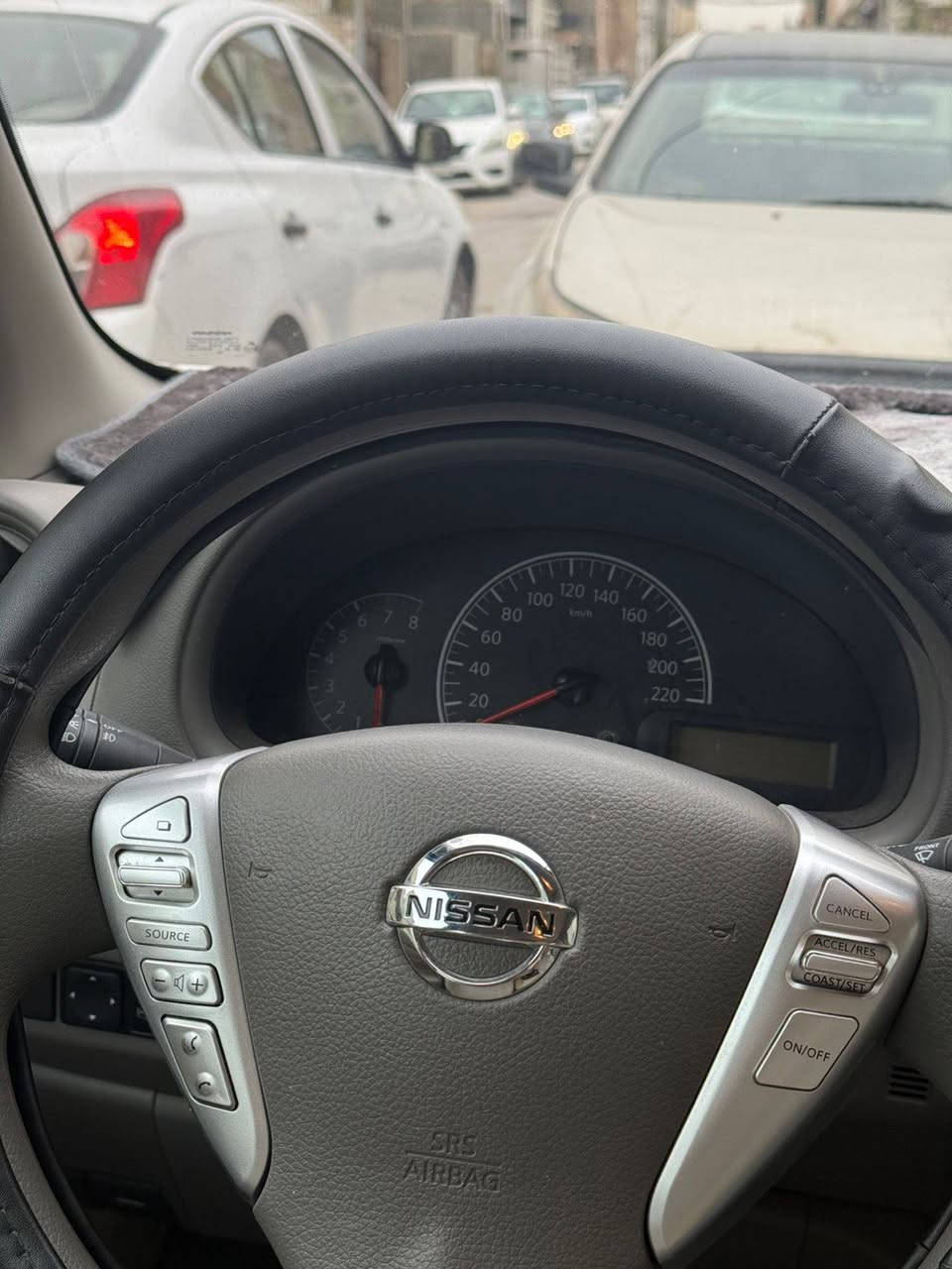 نيسان سني مصري موديل 2026 بيها باب امبدل مال سايق وجنطة بارد سيارة عل وضع الشركة ماشية ١٧ الف  و دعاميه الخلفيه صبغ رقم اربيل تريد تحويل او وكاله سعره 130 وبيه مجال العنوان حي جهاد ***********
