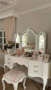 بنات عدي هاي غرفه انتيكا اريدها500الف شراي يراسلني وتساب مكاني ساحه لق...