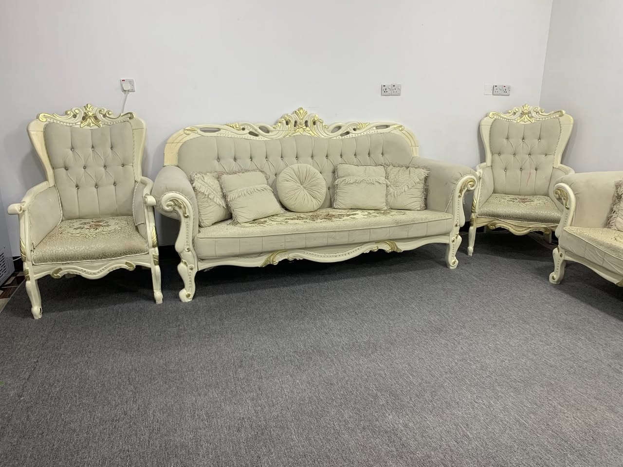 تخم قنفات للبيع ١٠ مقاعد تركي مع ميز وسطي 
السعر 375الف 
مكان خانقين 
للاستفسار راسل  الخاص


**إذا كنت صاحب هذا الإعلان وتريد حذفه لأي سبب، رجاءا أرسل رسالة إلى الدعم الفني**