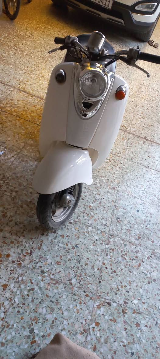 سلام عليكم دراجه 60 للبيع دراجه كامله مكمله كهربائيات كله شغاله دراجه نضيفه نقصه بس باتري 
السعر (300) وبيه مجال


**إذا كنت صاحب هذا الإعلان وتريد حذفه لأي سبب، رجاءا أرسل رسالة إلى الدعم الفني**