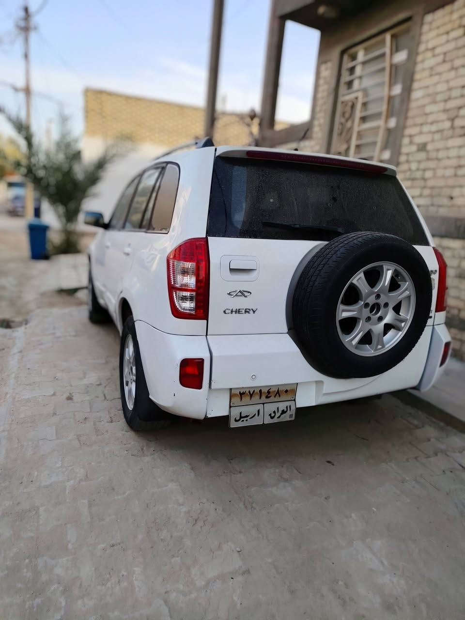 تيكو ٢٠١٤ محرك ١٨٠٠ كير كهربائي السياره كفاله من الضربه والتبديل كهربائيات كلها شغاله تبريد شغال السياره جاهزه ونضيفه رقم اربيل باسم شركه وكاله او تحويل السعر ٥٨ وبيها مجال بسيط شوفها واقنع بيها وبيك خير وتدلل *********** مكان السياره النجف
