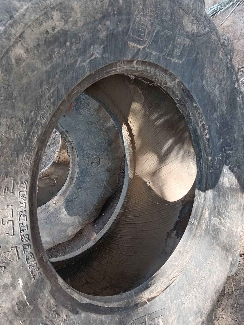 تيارات عدد 7 الحجم 16.   (9)    (24) السعر 350 قفل  اتصل ***********
