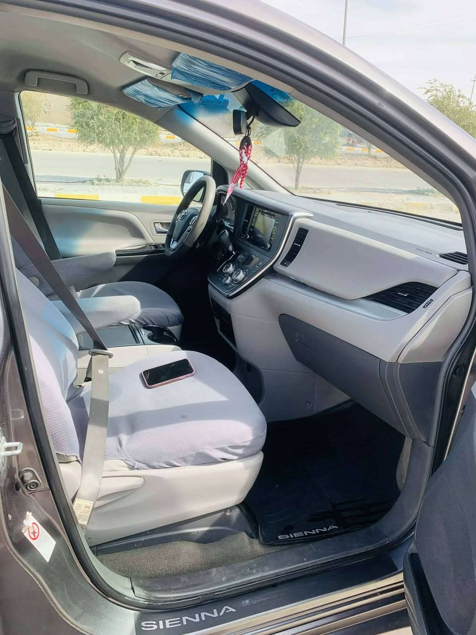 السلام عليكم 
سينا 2018 للبيع
رقم بغداد باسمي
مواصفات Le
ضرره بالخارج البانيد وراس الشاصي  وبالعراق الصندوك تبدل
ماشيه 430 الف ميل
محرك كير كفاله لا مفتوح ولا مبدل
سياره كلش حلوه
مكانه الانبار قضأء راوه
رايده ب180 وبي مجال
***********
