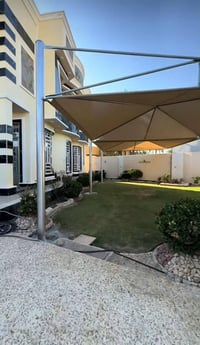 توفر لدى معمل حداده الثقه سقائف هرميه بجميع الألوان وجميع الاشكال للست...