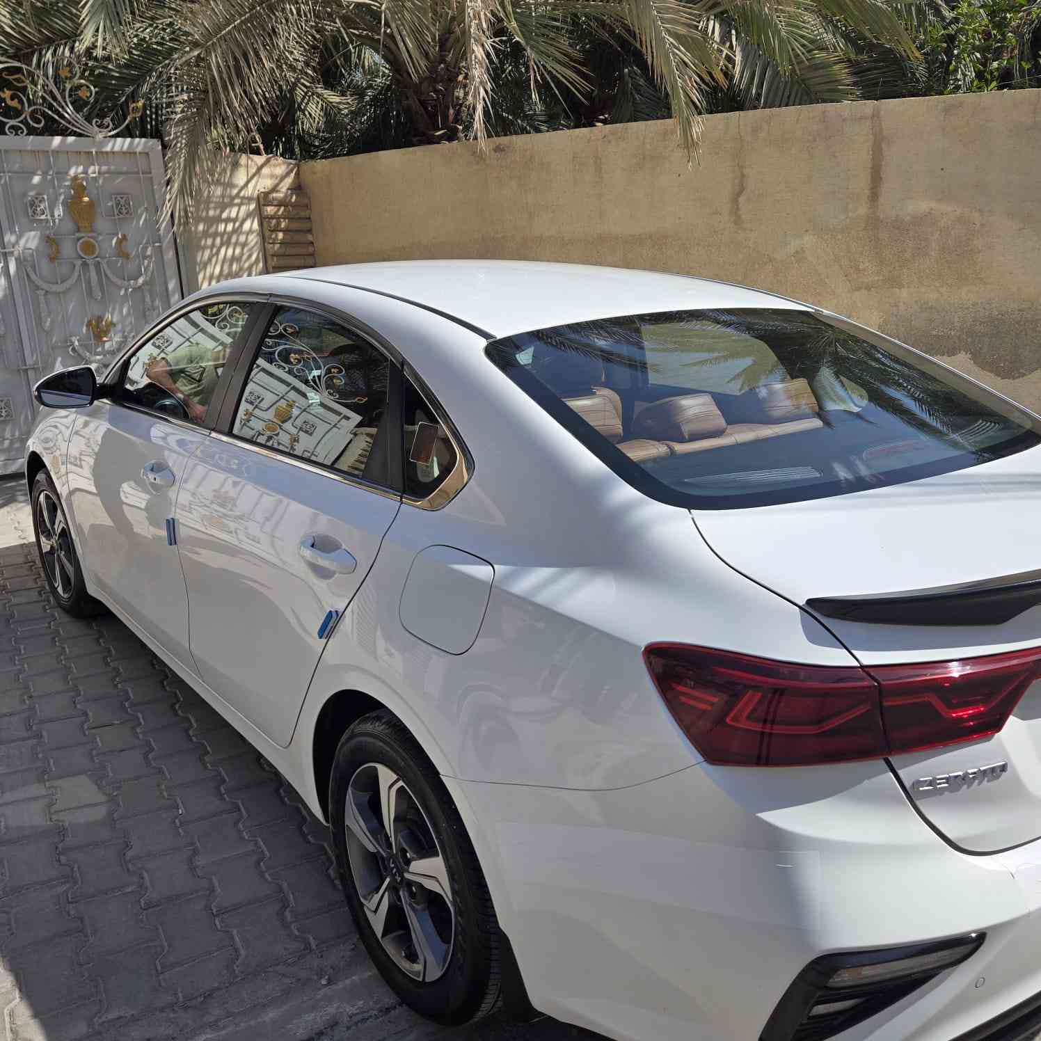 سيراتو 2020 خليجي للبيع فقط
كفاله عامه 

رقمها.  A13-99155 مشروع وطني 

-محرك 1600 

-بصمه 

-تشغيل عن بعد

فول عدى الفتحه 

مكاني السماوه 

السعر 165 

***********
