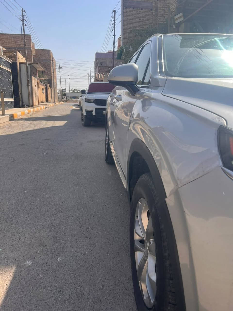 السلام عليكم سنتافي وارد امريكي موديل 2019 سياره مكفوله ضربة وتبديل وصبغ فقط بارد و السونار وصور امريكا ب المنشور رقم ذي قار بسمي تحويل ثاني يوم السياره نص فول بصمه شاشه كبيره كشن كهرباء مخمل 4راكب تبريد امامي وخلفي ماشيه 100,ميل ستخدام شخصي السياره كلش جديده وغرفه جديده وجاهزه مكينه وكير وحدايه وتبريد ثلج🥶مكان السياره ناصريه مركز السعر 170وبيه مجال حك الجيه بيع أو مراوس النترا سوناتا حسب القناعه ***********
