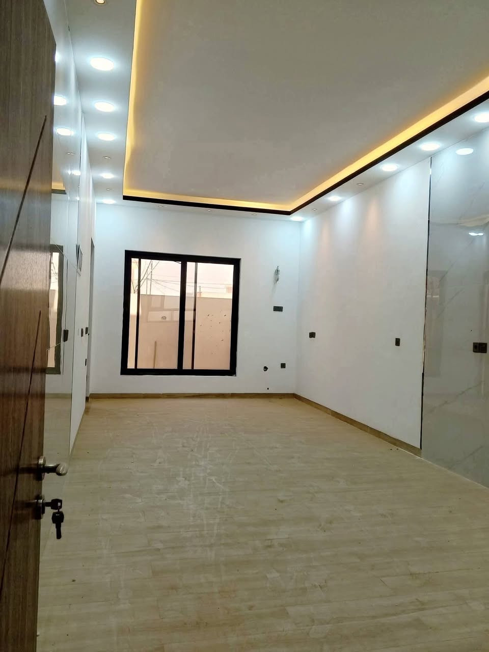 � #عروض #مكتب #الحارث #الحديث 🏡
📍 الموقع: الموصل-التعليم-العالي]
⚡مجمع-النور-دار-للبيع-طابقين-
📐 المساحة:[150-متر- واجهة-7/5]
🛏️ عدد الغرف: [5- غرف نوم ]
🛁 عدد الحمامات: [2-حمام ]
🍽️ مطبخ + كراج + سطح 
✨نضام-كامرات-نضام-دكت-جبس-بوردن
✅ بناء-حديث2025
✅ صنف اللعقار-وصل-جمعية-النور

💸 السعر: [ يُذكر عند التواصل / او الاتصال ]
I 
📞 للاستفسار والمعاينة اتصلوا بنا على الأرقام التالية:
***********
***********
📍 موقع المكتب سايدن التعليم العالي 
📍 الموصل – وقرب معمل أصب وتربيه رابعه
✨يرجه -متابعه -الصفحه-الصلكم-كل- مهواجديد
📌 نستقبل كافة العروضات داخل أحياء الموصل 

#عقارات_الموصل #دار_للبيع #الموصل #بيت_للبيع #مكتب_الحارث #الحديث   #فرصة_عقارية #الموصل
